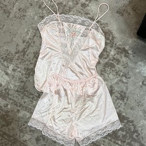 vintage sleep/lingerie set